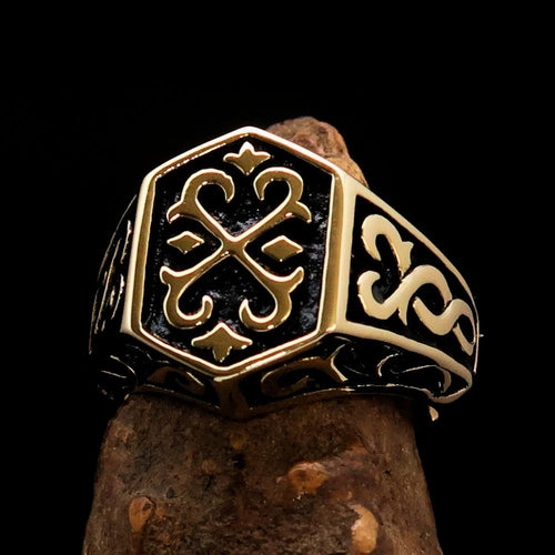 Excellent crafted Men's Celtic Crest Ring Antiqued - Brass