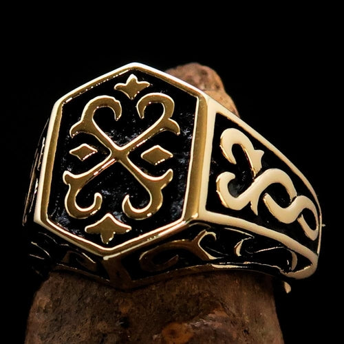 Excellent crafted Men's Celtic Crest Ring Antiqued - Brass